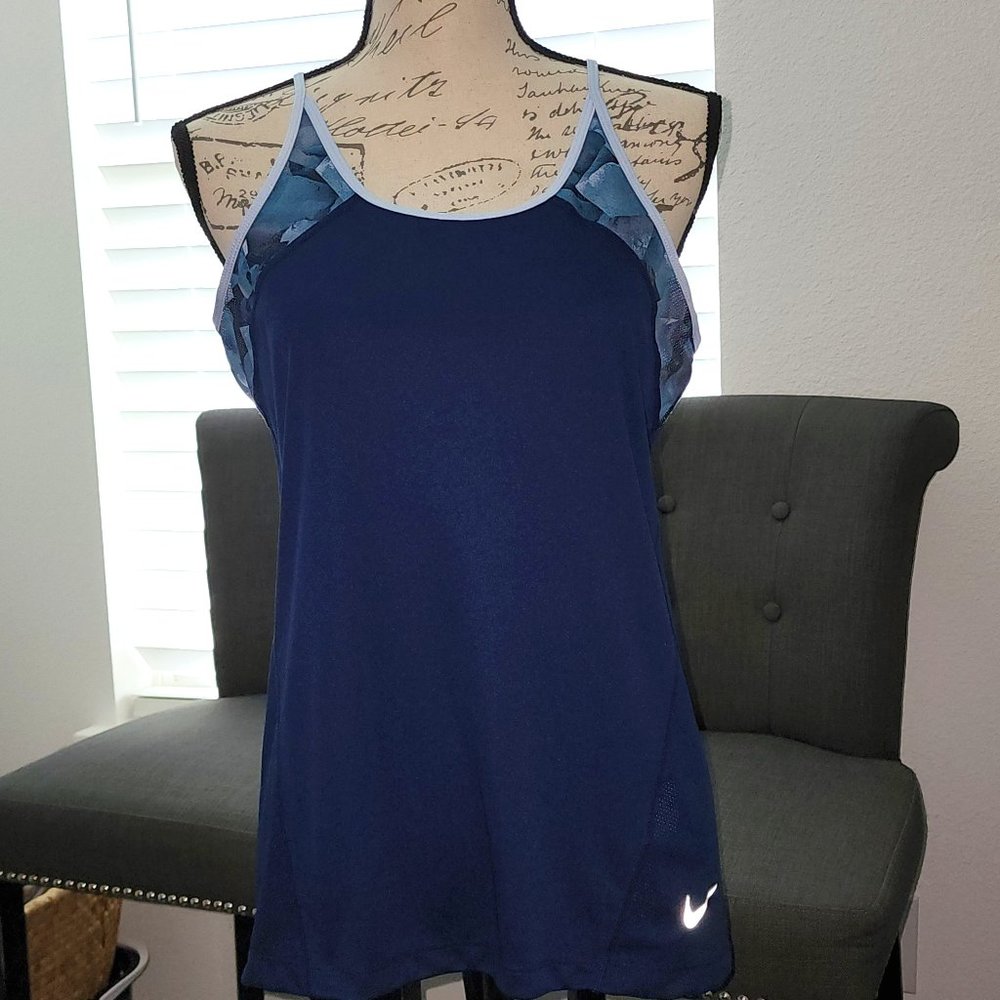 Nike tank